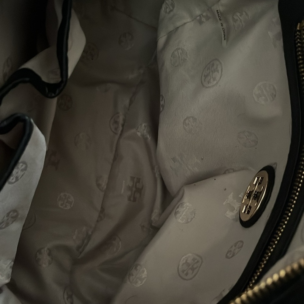 Tory Burch Black Leather Satchel Handbag with Gold Logo. - Picture 4 of 6